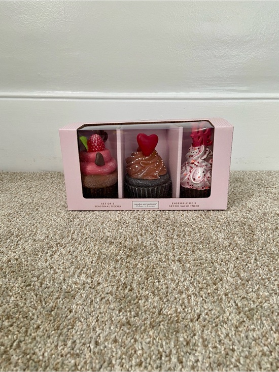 cupcakes & cashmere Other - NWT Cupcakes and Cashmere Chocolate Faux Cupcakes Set of 3 Valentines Day